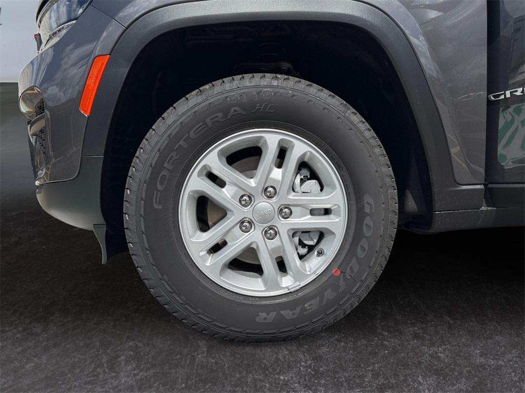 new 2025 Jeep Grand Cherokee car, priced at $38,710