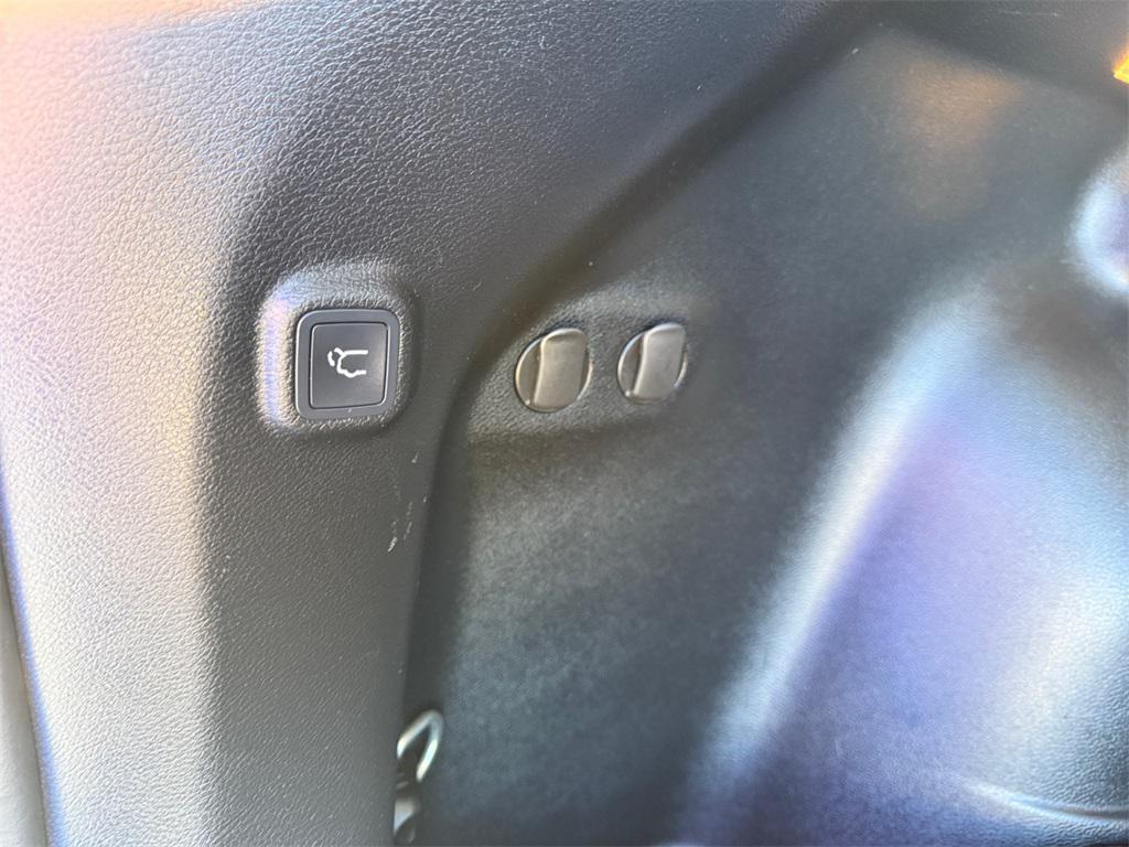 used 2020 Jeep Cherokee car, priced at $19,988