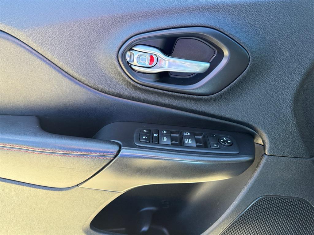 used 2020 Jeep Cherokee car, priced at $19,988