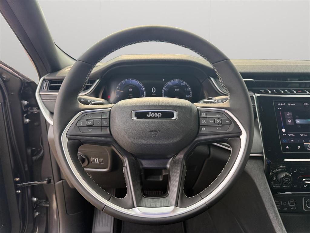 new 2025 Jeep Grand Cherokee car, priced at $37,545