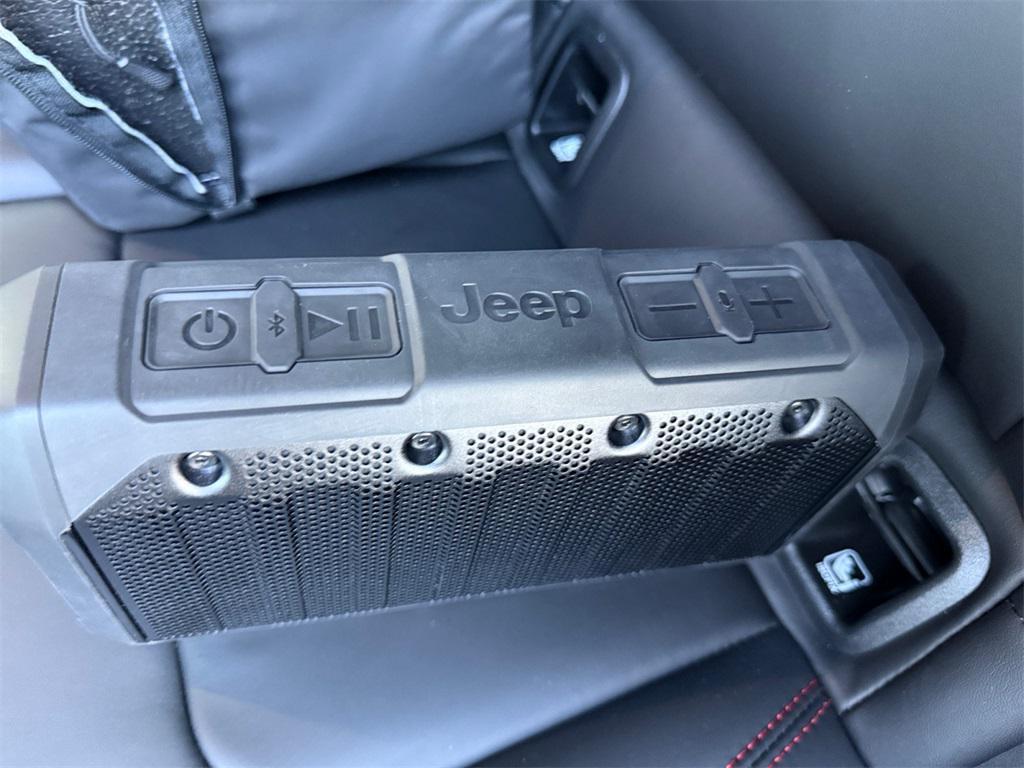 new 2025 Jeep Gladiator car, priced at $51,056