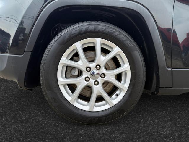 used 2015 Jeep Cherokee car, priced at $13,788