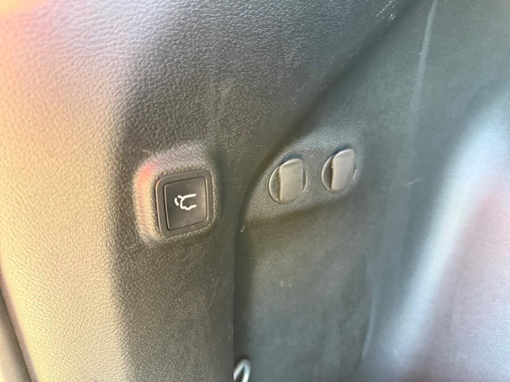 used 2023 Jeep Cherokee car, priced at $23,988
