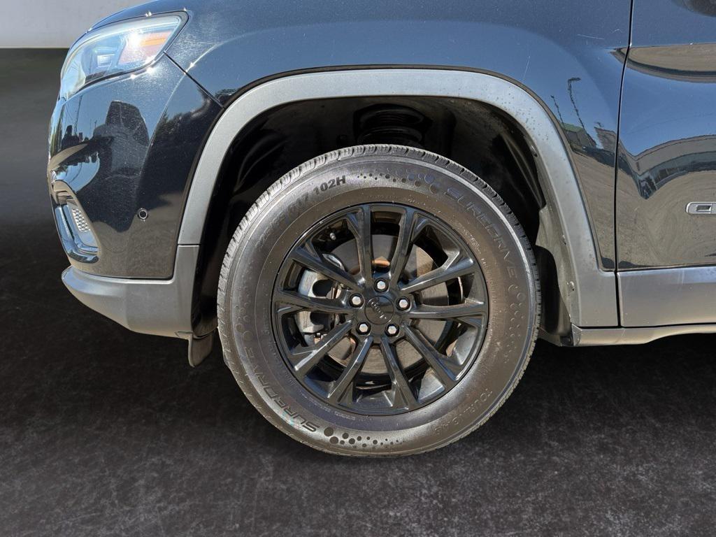 used 2023 Jeep Cherokee car, priced at $23,988
