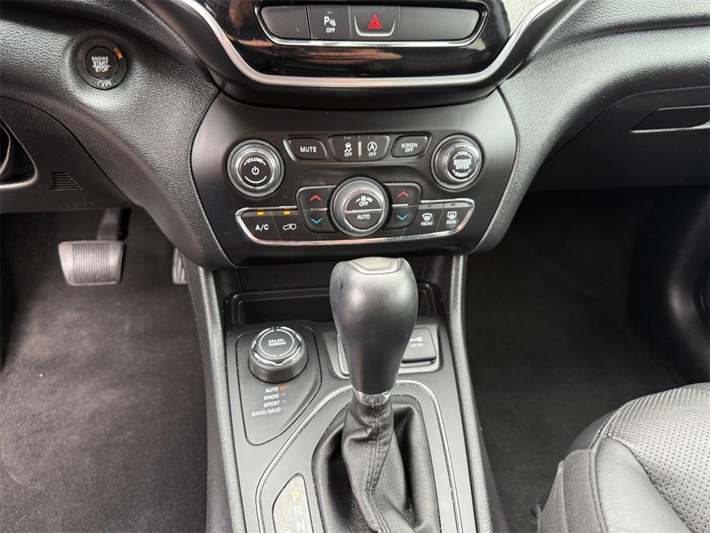 used 2020 Jeep Cherokee car, priced at $18,788