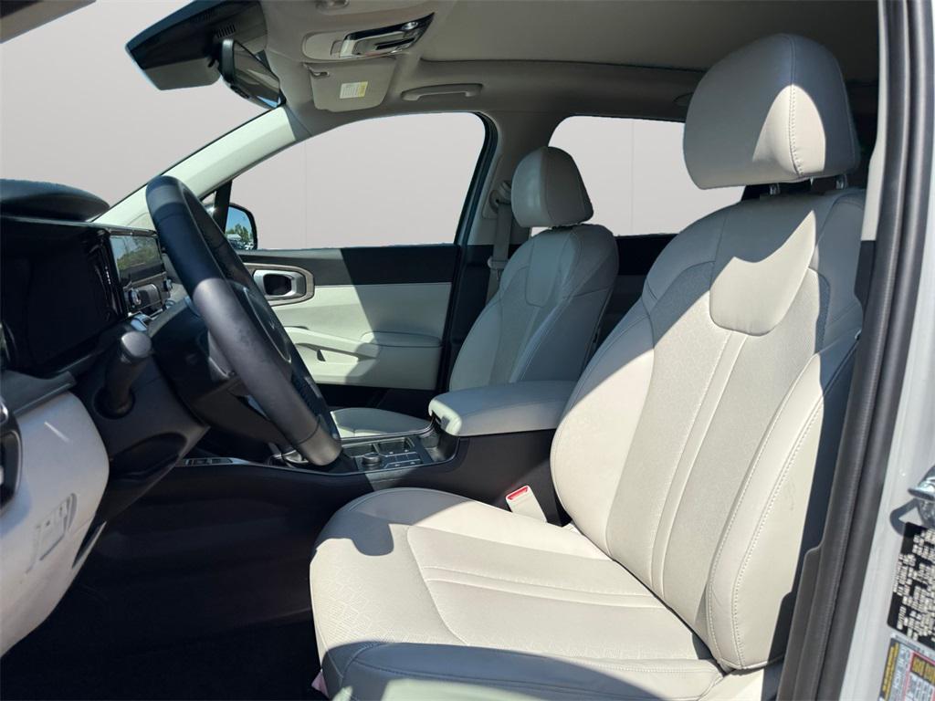 used 2023 Kia Sorento car, priced at $27,688