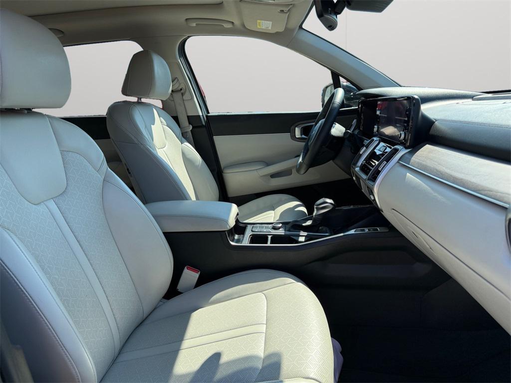 used 2023 Kia Sorento car, priced at $27,688