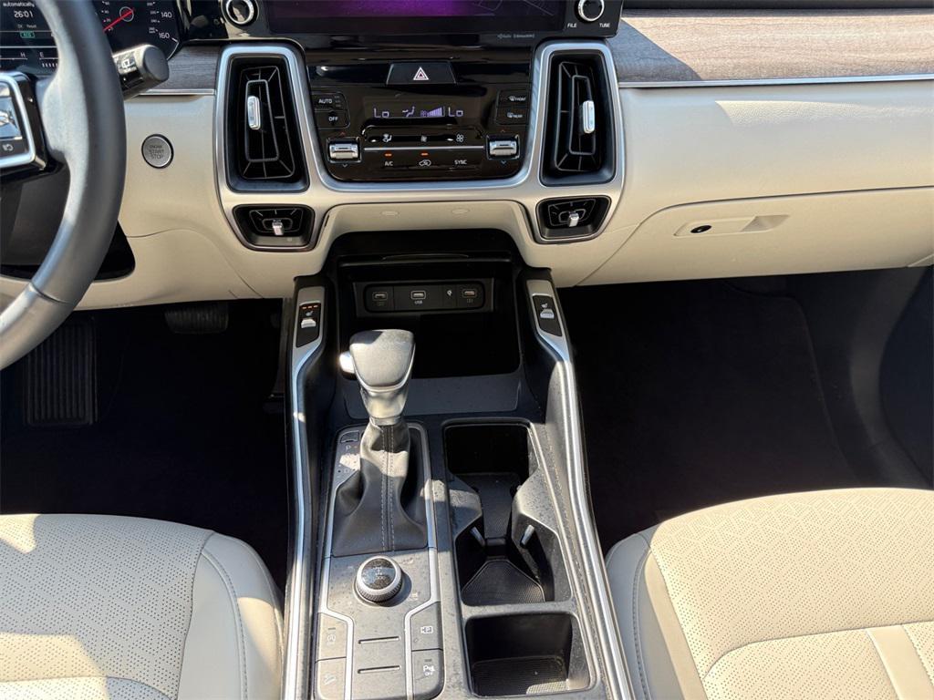 used 2023 Kia Sorento car, priced at $27,688