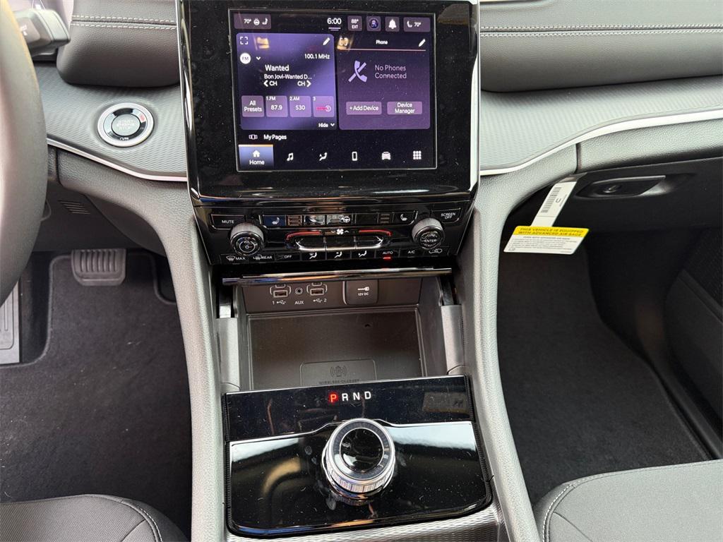 new 2025 Jeep Grand Cherokee car, priced at $38,091