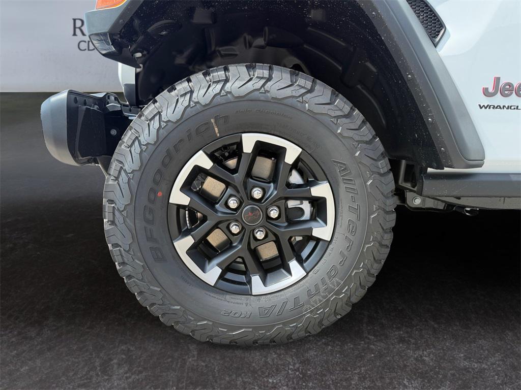 new 2025 Jeep Wrangler car, priced at $58,213