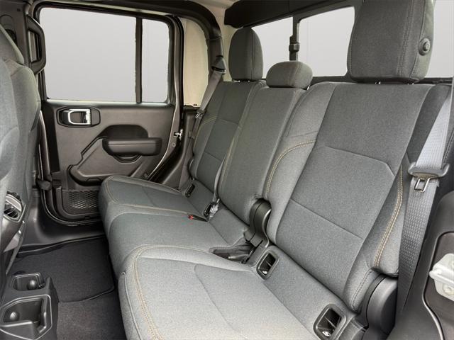 new 2025 Jeep Gladiator car, priced at $41,612