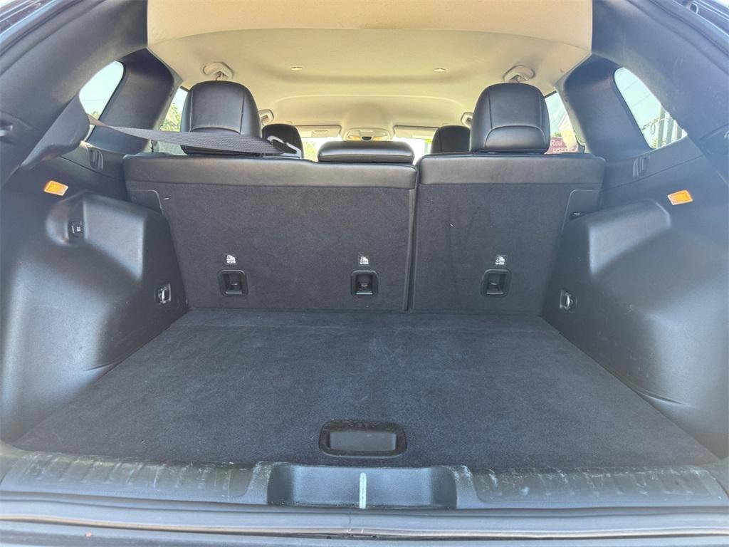 used 2023 Jeep Cherokee car, priced at $23,688