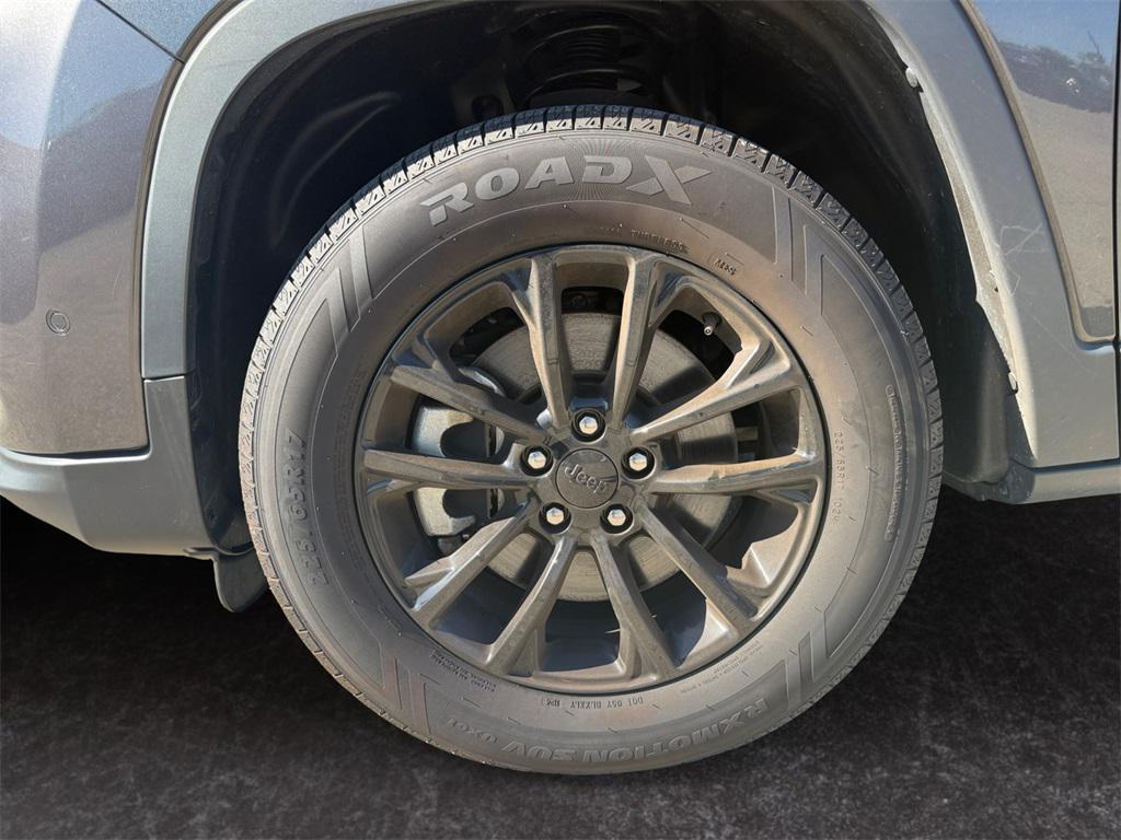 used 2023 Jeep Cherokee car, priced at $23,688
