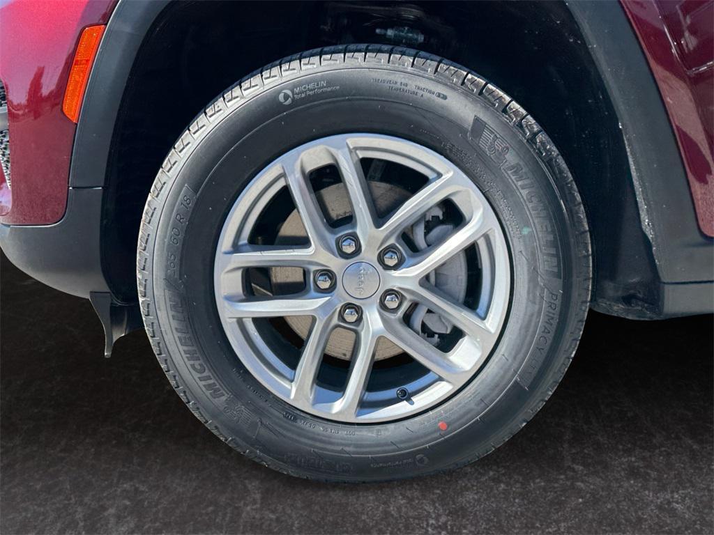 new 2025 Jeep Grand Cherokee car, priced at $38,689