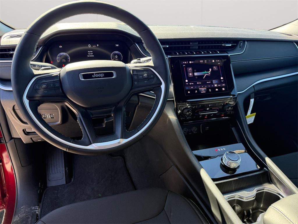 new 2025 Jeep Grand Cherokee car, priced at $38,689