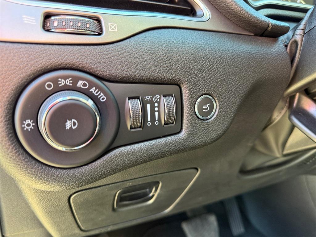used 2021 Jeep Cherokee car, priced at $21,688