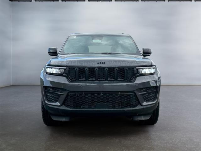 new 2025 Jeep Grand Cherokee car, priced at $44,040
