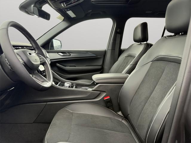 new 2025 Jeep Grand Cherokee car, priced at $44,040