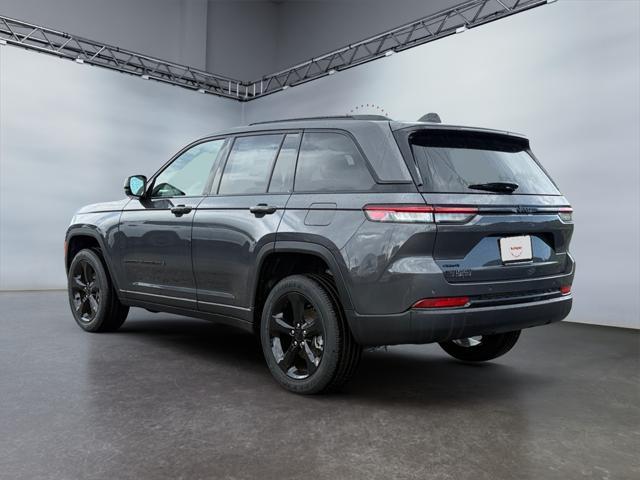 new 2025 Jeep Grand Cherokee car, priced at $44,040