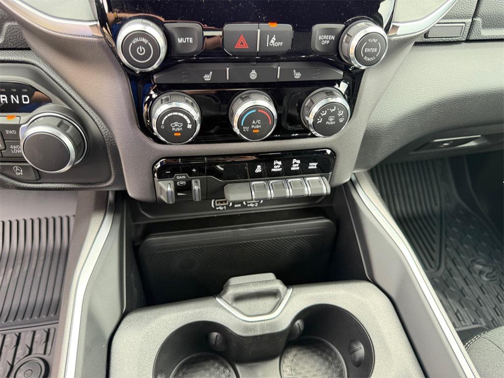 new 2025 Ram 1500 car, priced at $44,457
