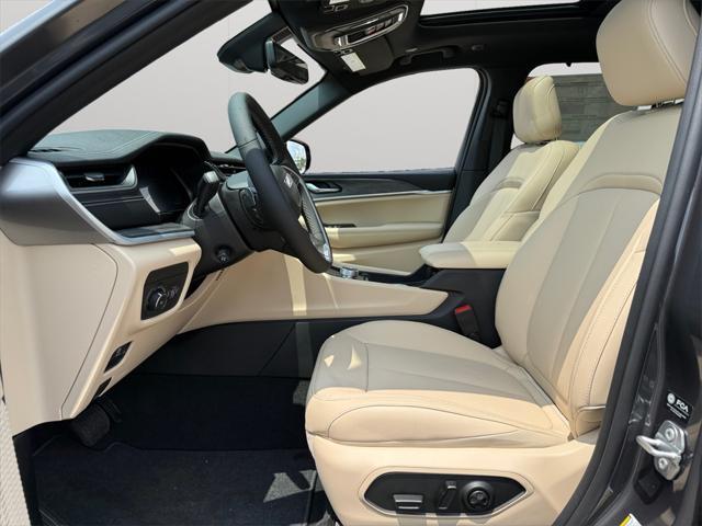new 2025 Jeep Grand Cherokee car, priced at $46,824