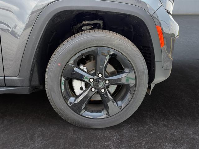 new 2025 Jeep Grand Cherokee car, priced at $46,824