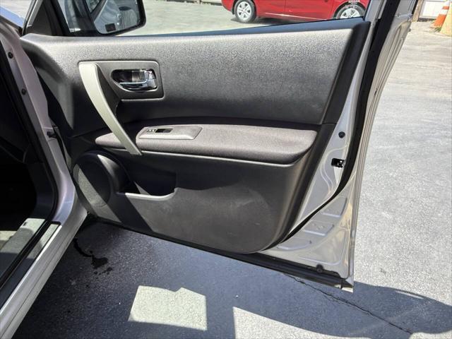 used 2015 Nissan Rogue Select car, priced at $6,995
