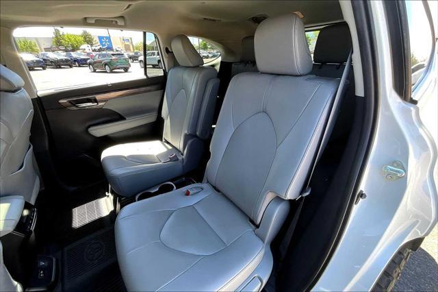 used 2020 Toyota Highlander Hybrid car, priced at $33,780