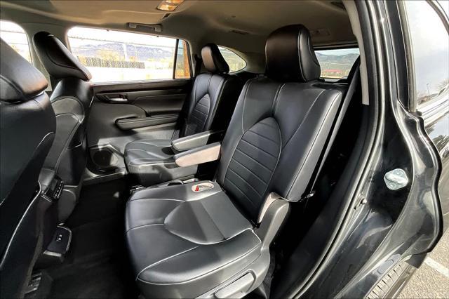 used 2021 Toyota Highlander car, priced at $32,700