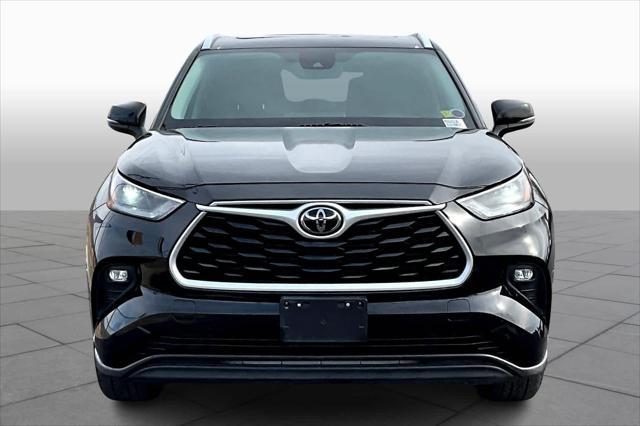 used 2021 Toyota Highlander car, priced at $32,700