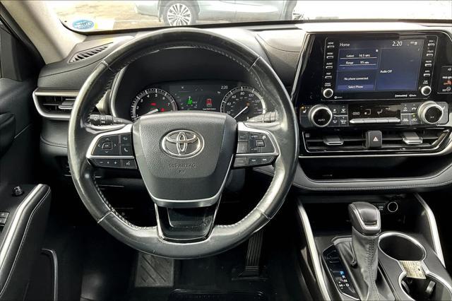 used 2021 Toyota Highlander car, priced at $32,700