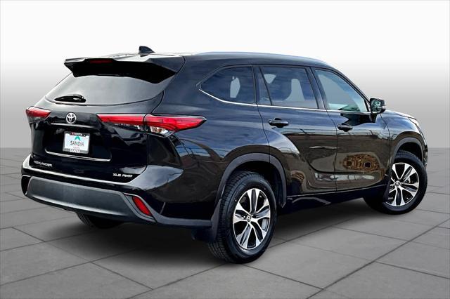 used 2021 Toyota Highlander car, priced at $32,700