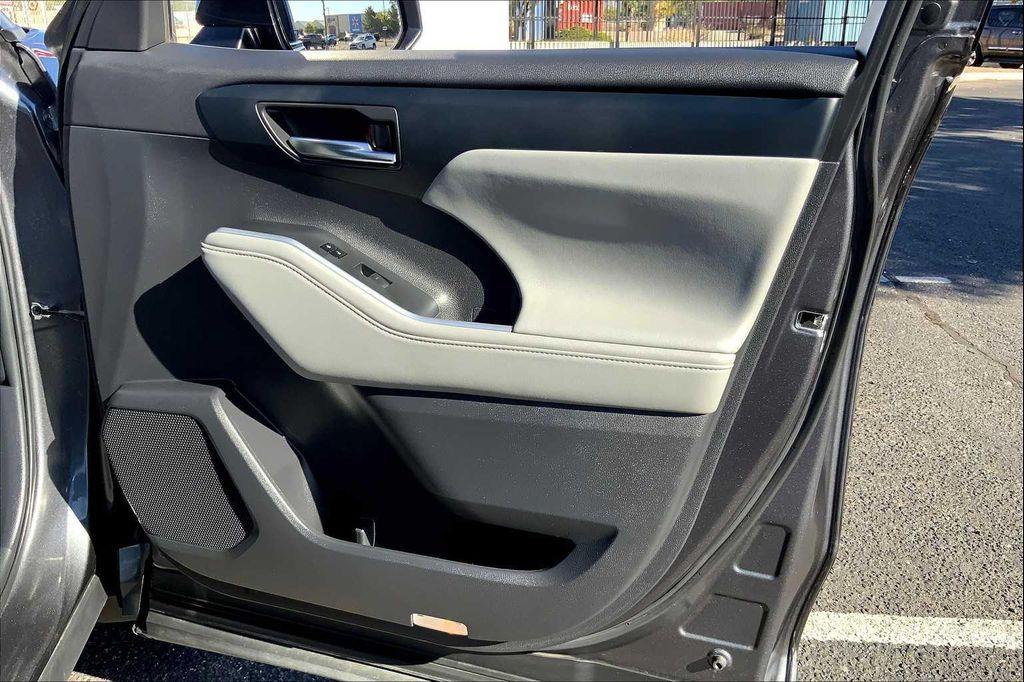used 2024 Toyota Highlander car, priced at $43,790
