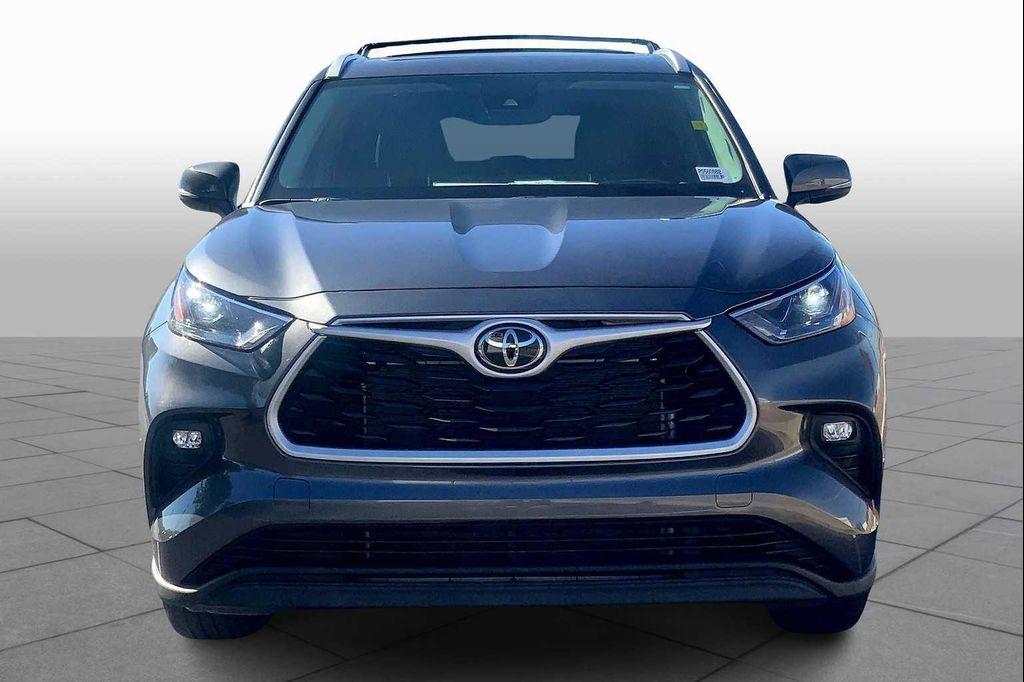 used 2024 Toyota Highlander car, priced at $43,790