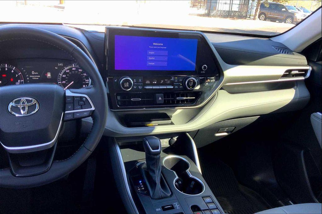 used 2024 Toyota Highlander car, priced at $43,790