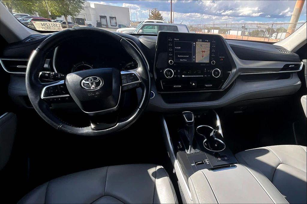 used 2020 Toyota Highlander Hybrid car, priced at $32,200