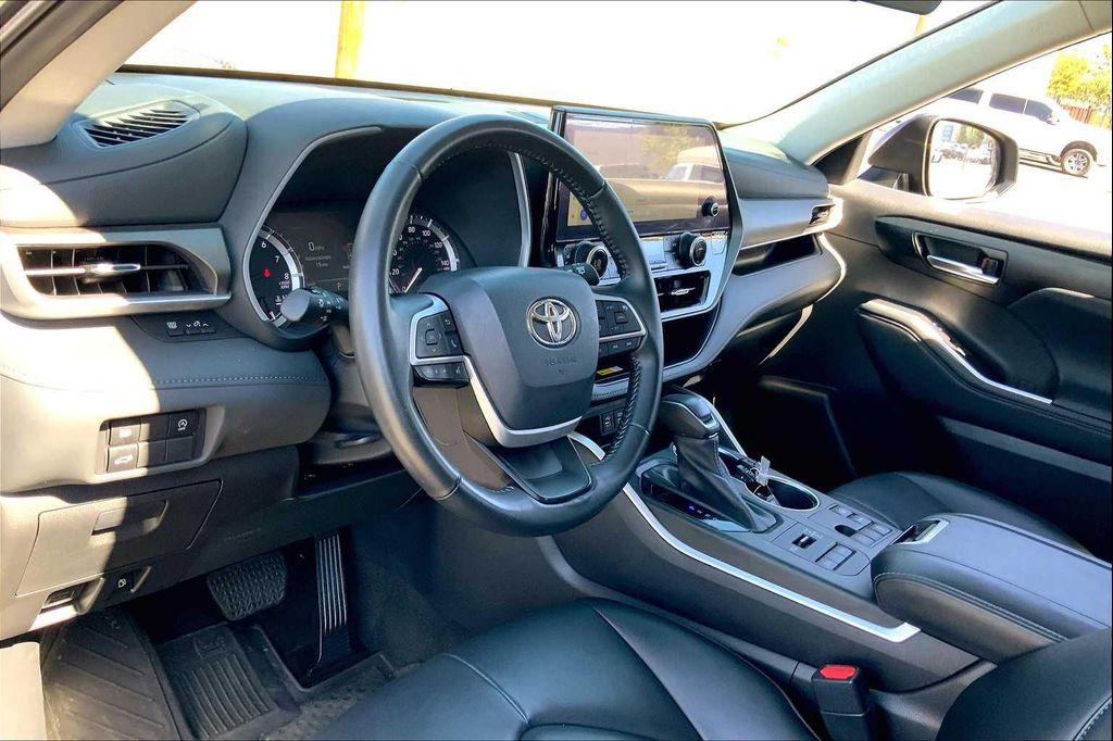 used 2023 Toyota Highlander car, priced at $41,970