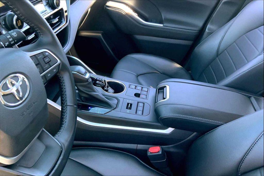 used 2023 Toyota Highlander car, priced at $41,970