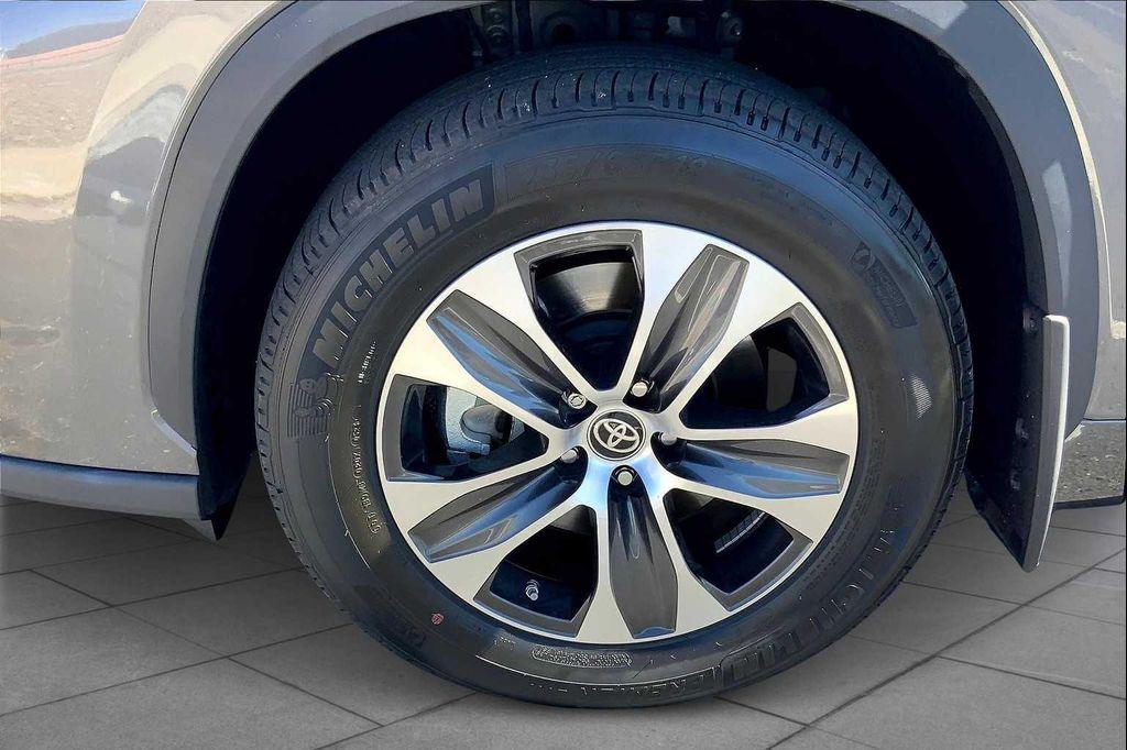 used 2023 Toyota Highlander car, priced at $41,970