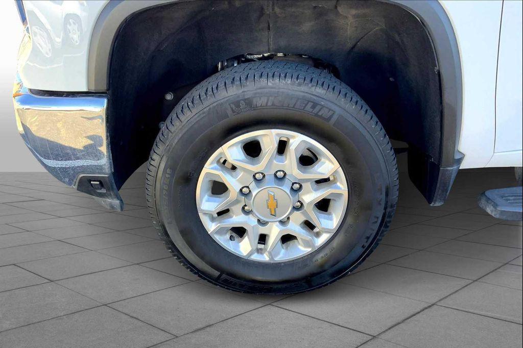 used 2024 Chevrolet Silverado 2500 car, priced at $64,890