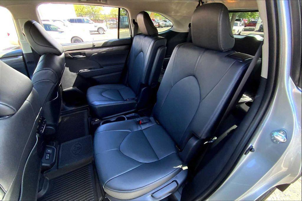 used 2025 Toyota Highlander car, priced at $57,910