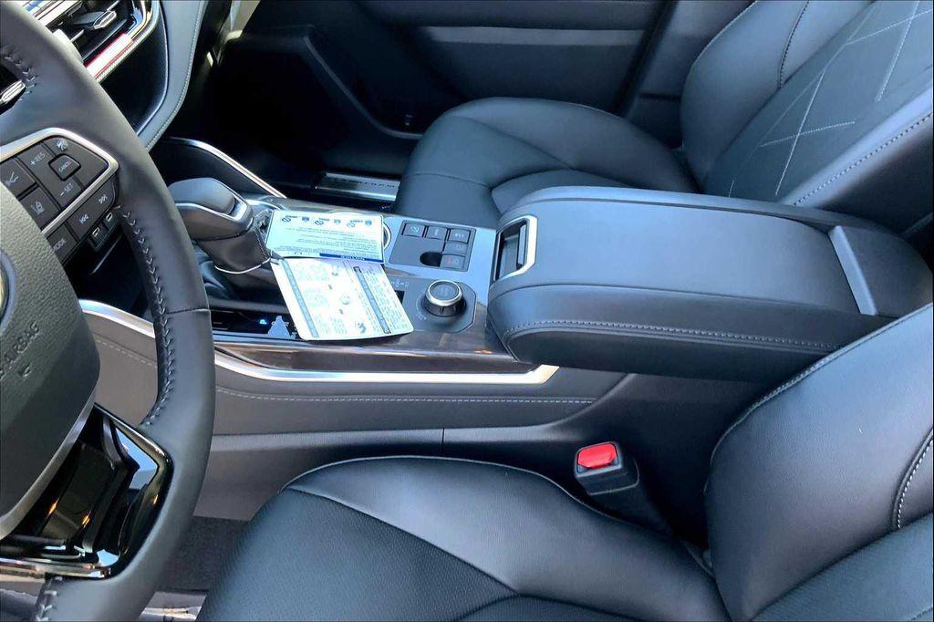 used 2025 Toyota Highlander car, priced at $57,910