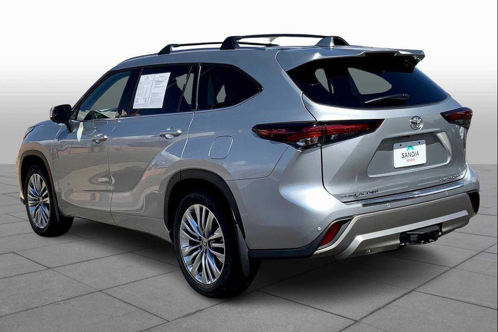 used 2025 Toyota Highlander car, priced at $57,910