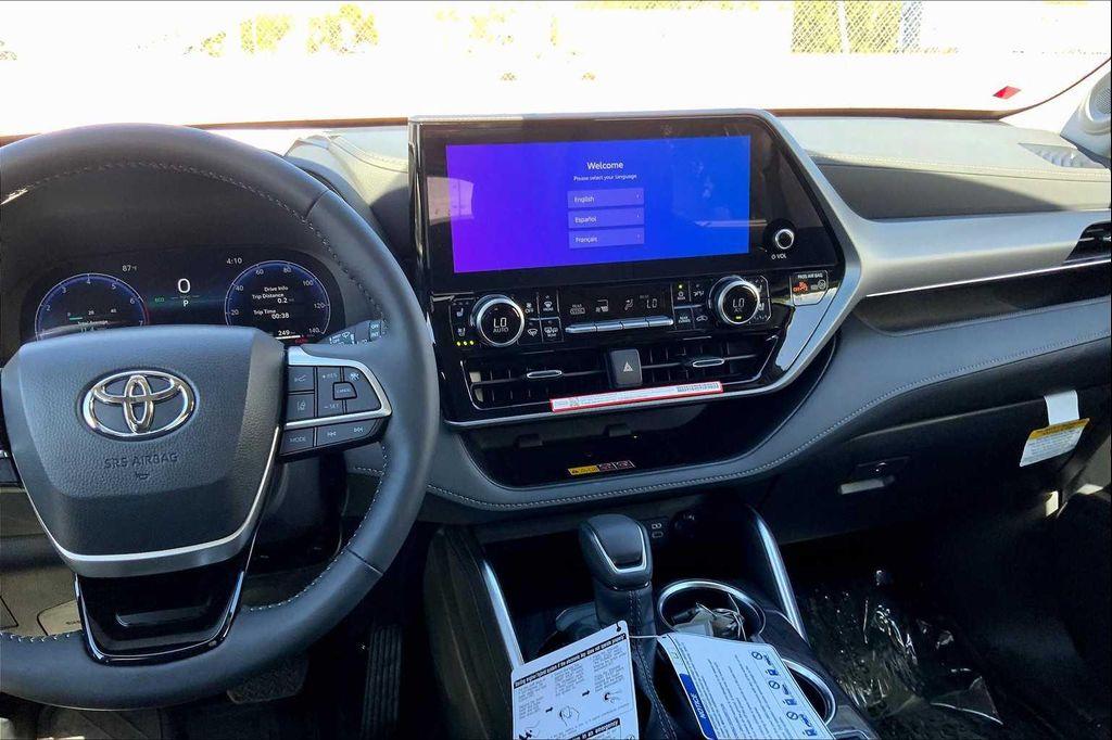 used 2025 Toyota Highlander car, priced at $57,910