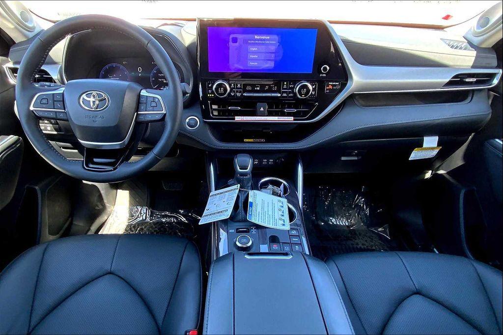 used 2025 Toyota Highlander car, priced at $57,910