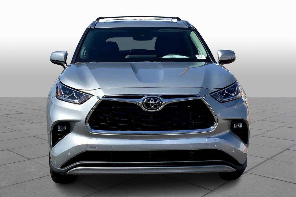 used 2025 Toyota Highlander car, priced at $57,910