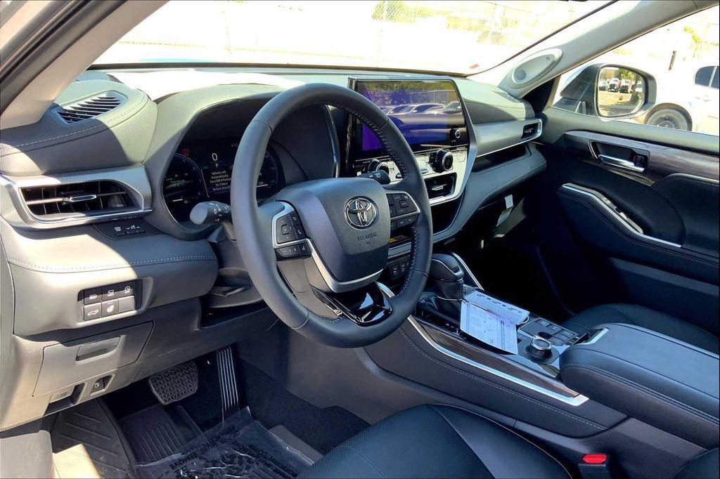 used 2025 Toyota Highlander car, priced at $57,910
