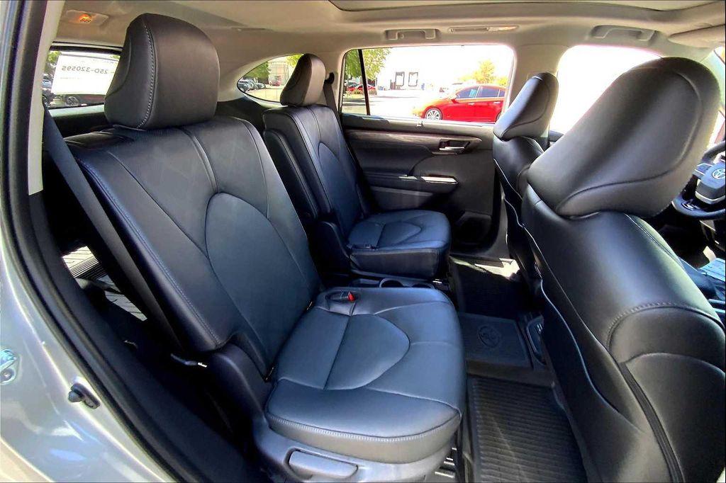 used 2025 Toyota Highlander car, priced at $57,910