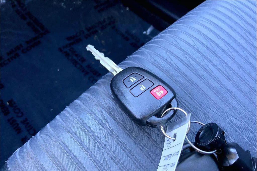 used 2019 Toyota Highlander car, priced at $21,280