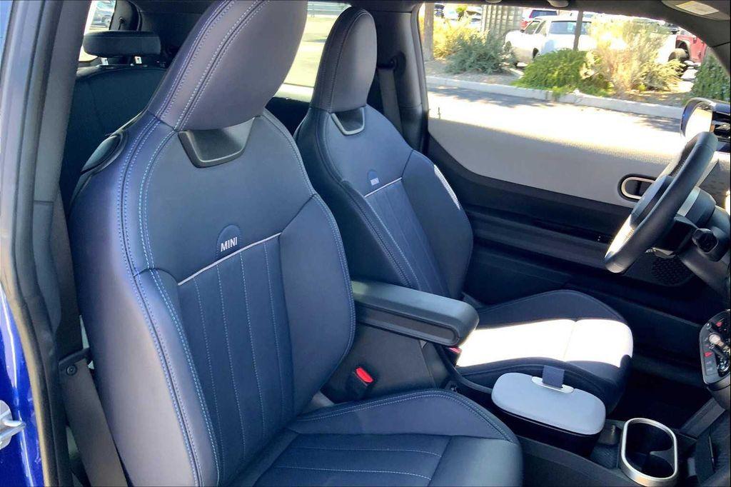 used 2025 MINI Hardtop car, priced at $31,900